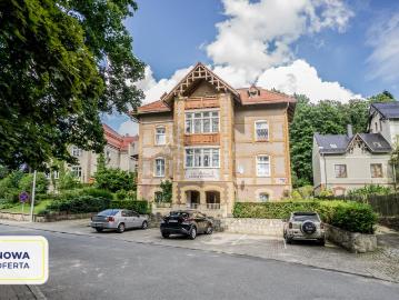 Willa z 100 letnią historią, 25 miejsc noclegowych, ogród