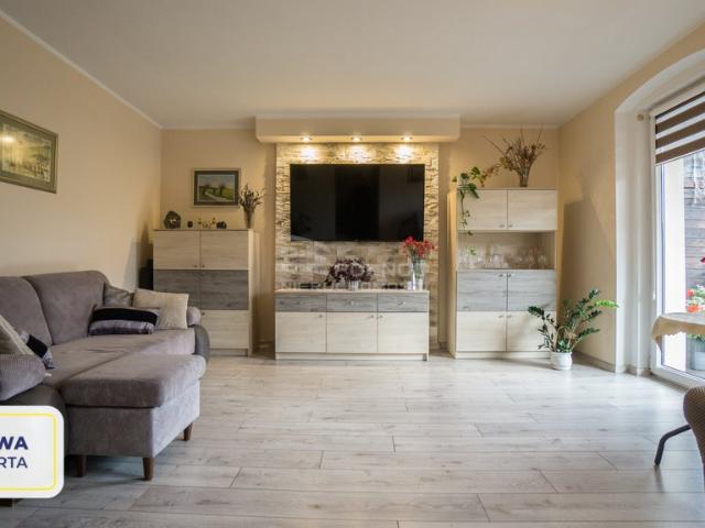 Do sprzedania przestronne 79 m² mieszkanie z balkonem i pomieszczeniami gospodarczymi