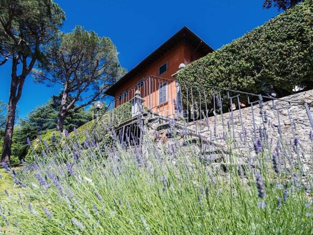 L’eleganza di un appartamento in dimora storica a pochi minuti dal Lago