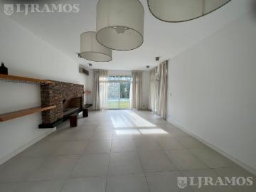 Casa en alquiler en Departamento Aguirre - Jardín