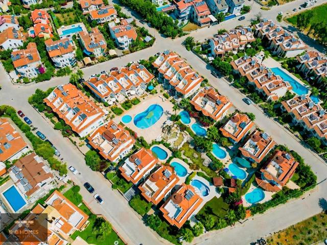 Lısa Park Sitesinde Satılık 3+1 Dublex Esyalı İkiz Vılla