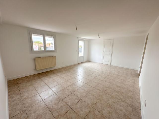 LA TERRASSE Location Appartement fontaine le comte: 0 m2 61655633