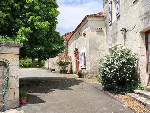 La Tour Blanche Cercles 24320 Achat / Vente maison 5 pièces t5 parking