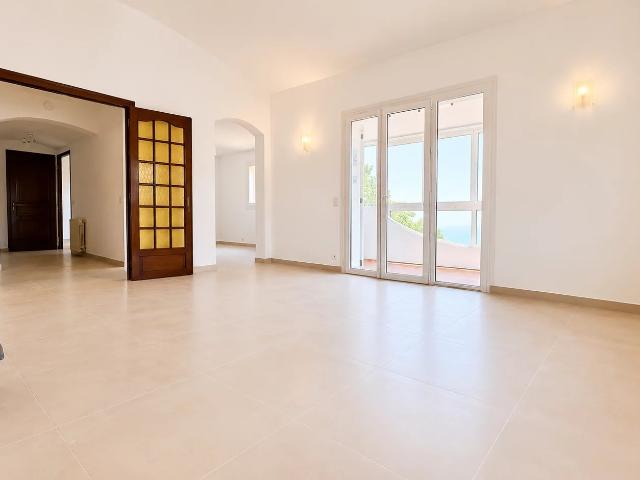 LA TURBIE: Villa | 4 chambres | Grand terrain | Piscine | Vue mer