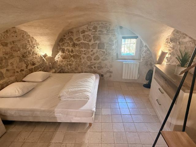 LA TURBIE VILLAGE Appartement de 4 pièces meublé en trip