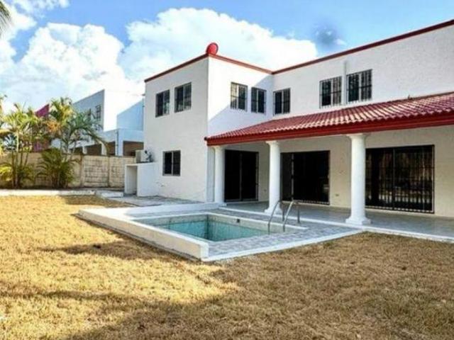 ¡LA UBICACIÓN PERFECTA! Casa Familiar en Las Quintas a Pasos de la Escuela Fray Angélico