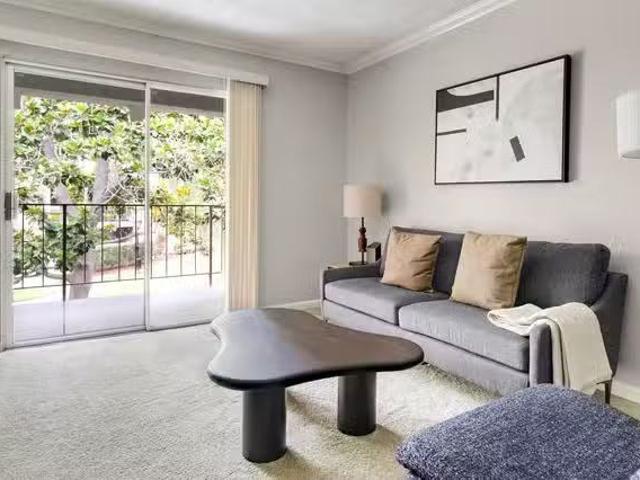 La Valencia, 350 Budd Ave, Campbell 1 Bedroom 1 Bath