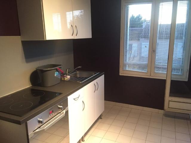 LA VALENTINE PROCHE COLLEGE RUISSATEL T3 65 M2 Balcon Parking Cave