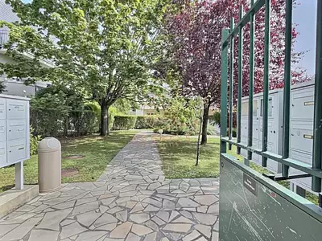 La Varenne Saint Hilaire 94210 Achat / Vente appartement 1 pièce t1 au dernier étage