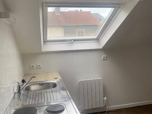 LA VARENNE SAINT HILAIRE LOCATION 2 PIECES