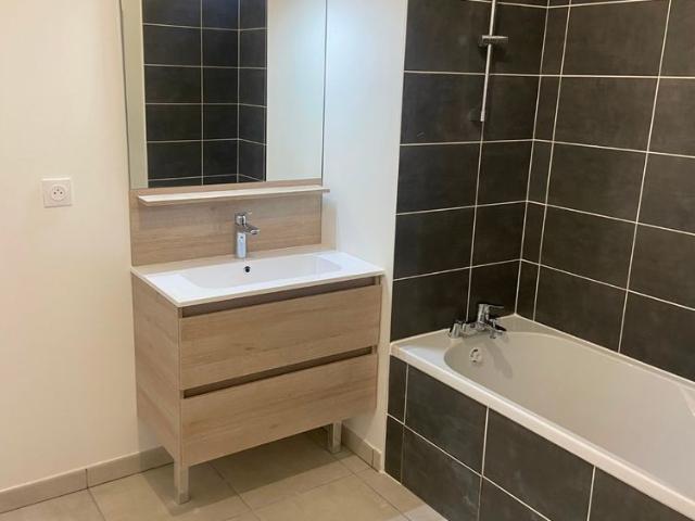 LA VERPILLIERE APT T3 RESIDENCE NEUVE