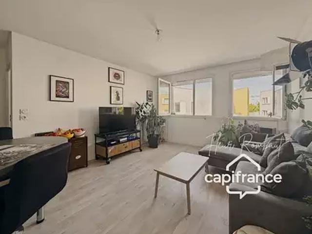 La Verrière 78320 Achat / Vente appartement 2 pièces t2 au dernier étage