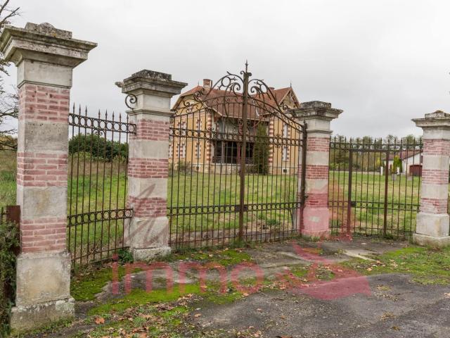La Villa Des Fleurs 550m² Saint Gein