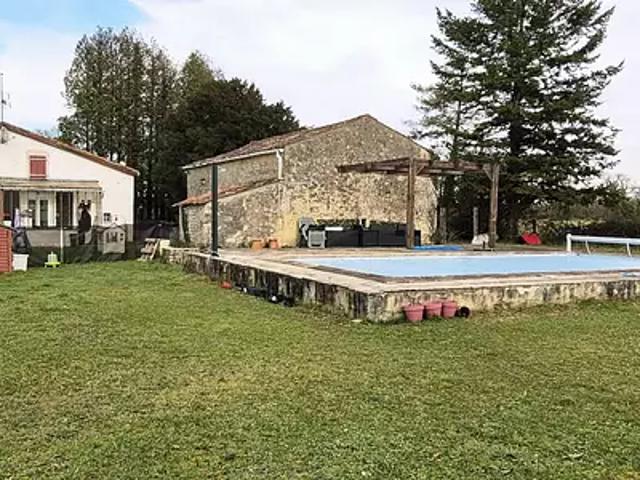 La Villedieu 17470 Achat / Vente maison 5 pièces t5 piscine parking