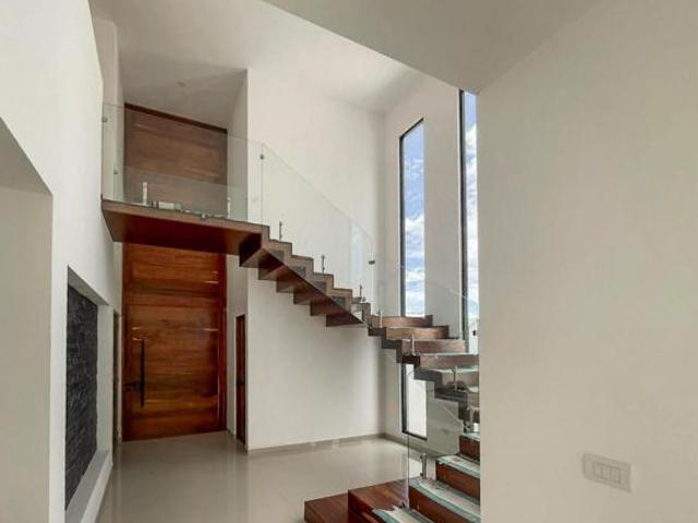 LA VISTA RESIDENCIAL