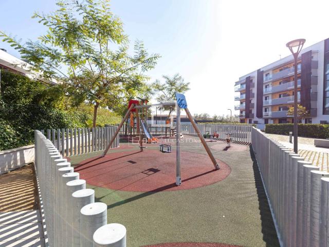 La vivienda cuenta con 109 m² cuidadosamente distribuidos y. 109m² Sant Just Desvern