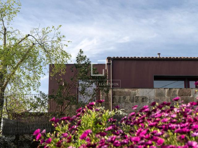 La vivienda es completamente privada, tranquila y apacible. 912m² Parada Das Achas