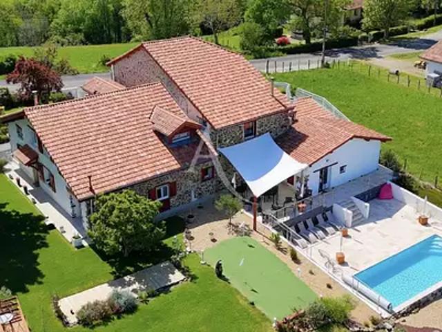 La Bastide Clairence 64240 Achat / Vente maison 12 pièces t12 au dernier étage