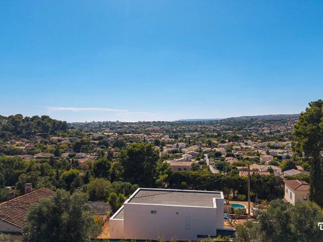 LA BASTIDE D'ALLAUCH Maison de 180 m2 + Jardin + Piscine + Gar