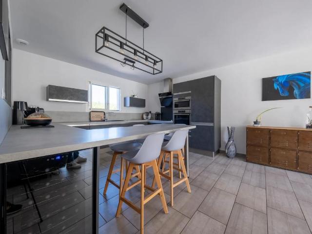 LA BASTIDE DE SÉROU – Villa d'environ 157 m², 4 chambres, DPE B, photovoltaïque et vue dégagée