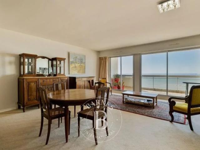 LA BAULE LES PINS Appartement face mer 8 ème étage