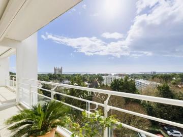 LA BAULE LES PINS Grand appartement dernier étage
