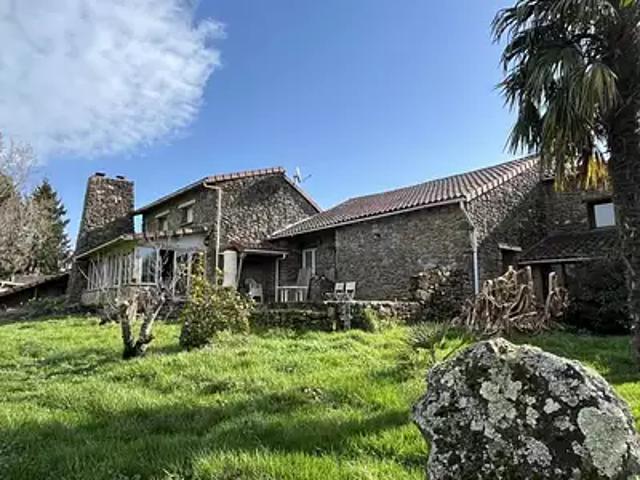 La Bazeuge 87210 Achat / Vente maison 9 pièces t9 au dernier étage parking