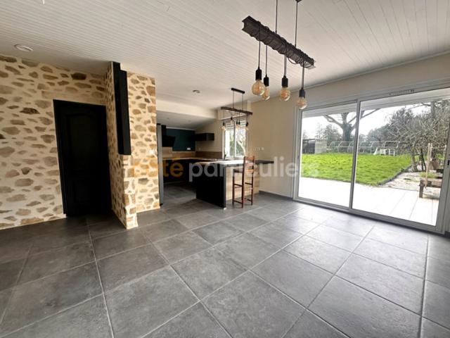 LA BOISSIÈRE DES LANDES PROCHE LA ROCHE SUR YON MAISON PLAIN PIED 155 M² 5 CHAMBRES JARDIN & CALME