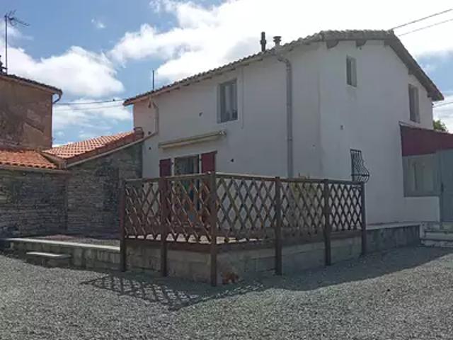 La Boissière en Gâtine 79310 Location maison 3 pièces t3 jardin terrasse
