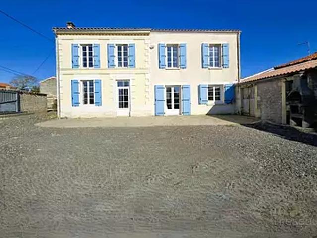 La Brousse 17160 Achat / Vente maison 5 pièces t5 au dernier étage