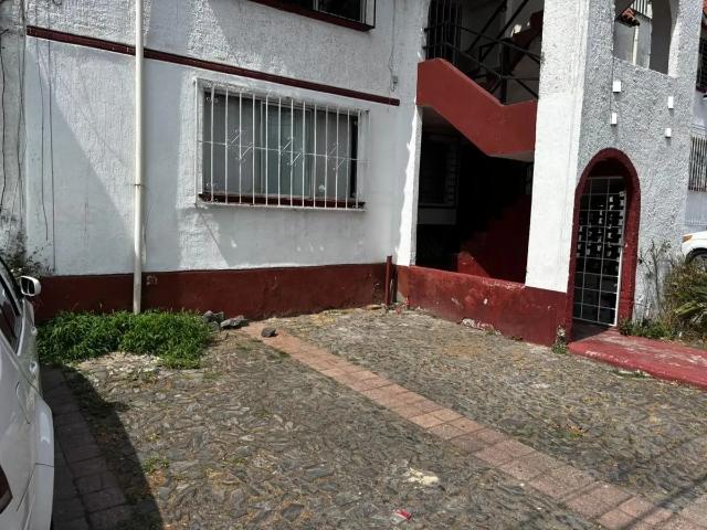 LA CAPACHA ! EXCELENTE DEPARTAMENTO EN VENTA EN PLANTA BAJA A TAN SOLO 2 MIN DE LÁZARO CARDENAS