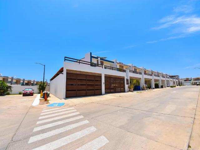 La casa mas grande del fraccionamiento a la venta
