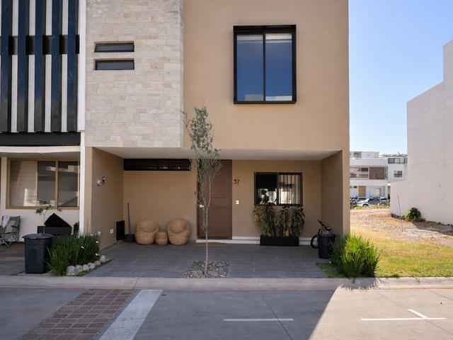 La Casa más linda en Sendas Residencial
