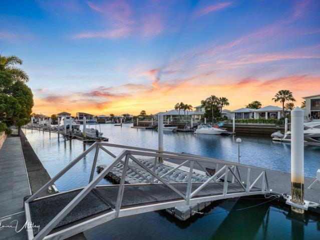 La Casa Bianca An Architectural Waterfront Masterpiece Inspired by Luxury Resort Living