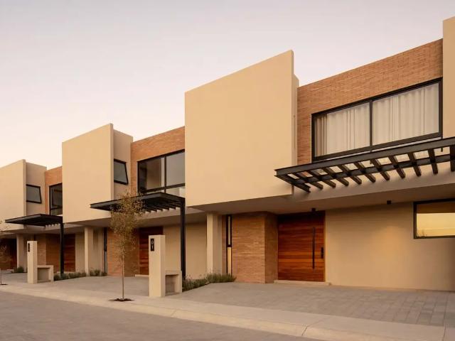 ¡La casa de tus sueños está lista para ti en Santa Fe II! Estrena la Casa Modelo Oyamel