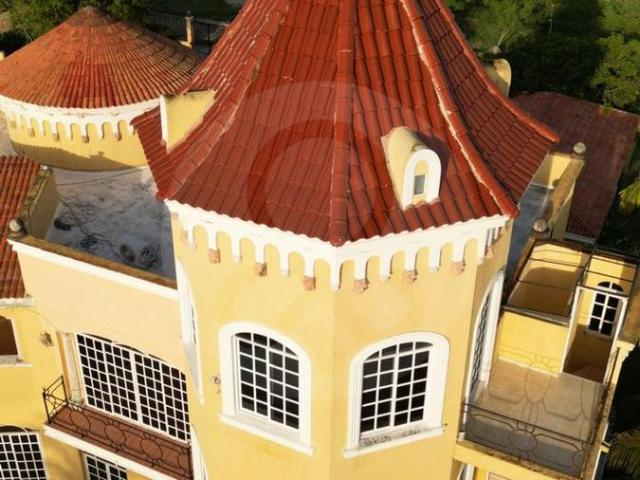 La casa del rockstar mexicano te espera: renta ?nica con torres, mirador y estilo de vida sin igual