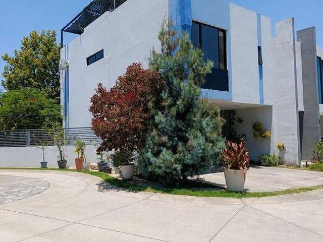 La Casa que tu Familia Merece: 3 Recámaras, Roof Garden, Acabados de lujo, Paneles y calentador sola