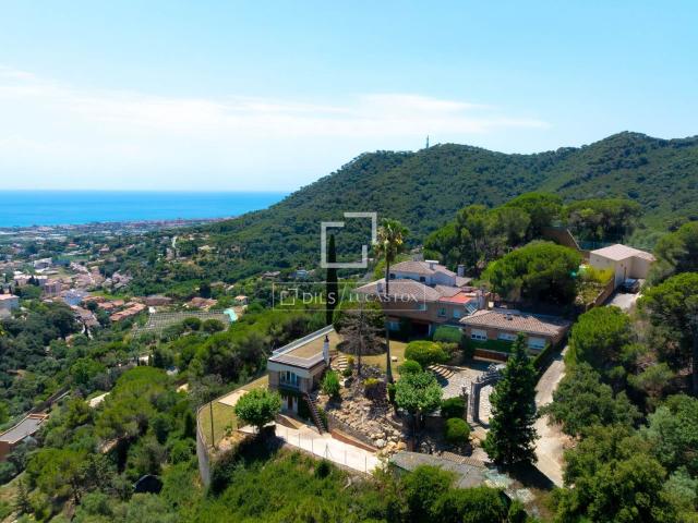 La casa se encuentra en la zona montañosa de Cabrera de Mar. 1744m² Cabrera de Mar
