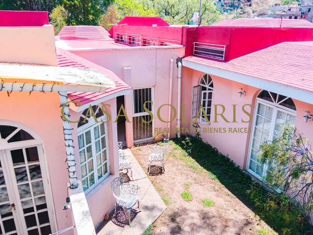 LA CASITA ROSA