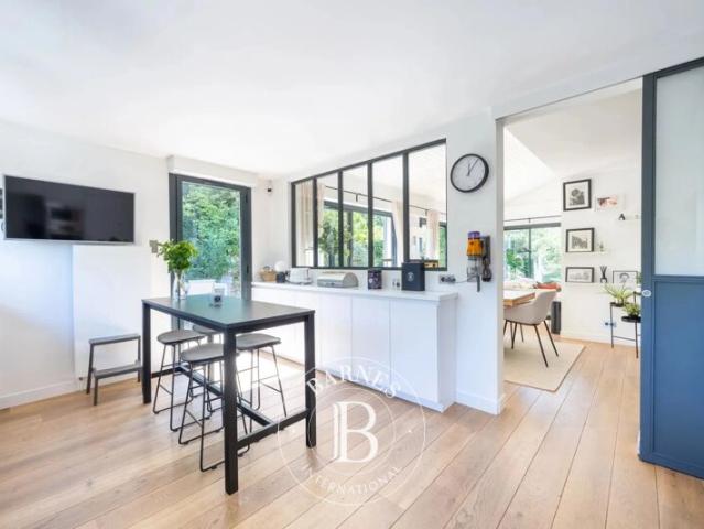 La Celle Saint Cloud, Maison 5 Chambres 207 m² en location