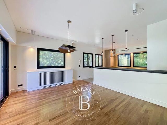 La Celle Saint Cloud, Maison 5 Chambres 250 m² en location