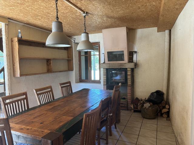 La Cellette Maison très spacieuse en pierre, composée de deux parties d'habitation, sur un terrain de plus d