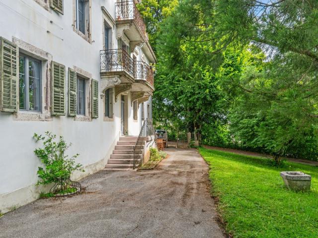 Apartment with 3 rooms on sale in La Chaux de Fonds 80 m² | dreamo. Ch