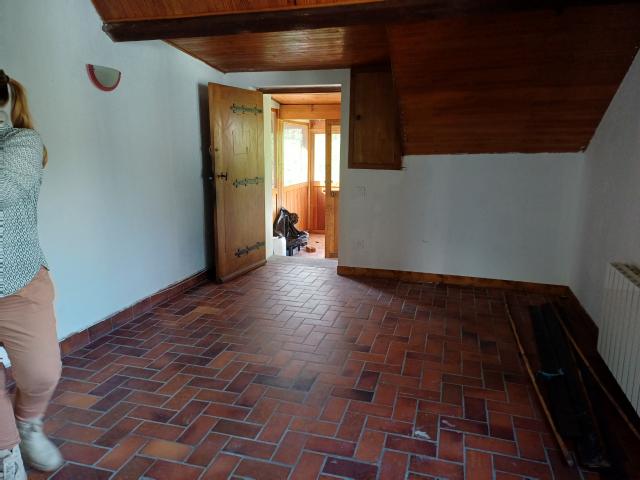 LA CHAMBRE IDEAL INVESTISSEUR Appartement traversant 95 m2 occupé avec petit terrain et garage