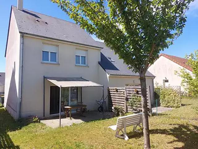 La Chapelle Saint Ursin 18570 Achat / Vente maison 4 pièces t4 au dernier étage