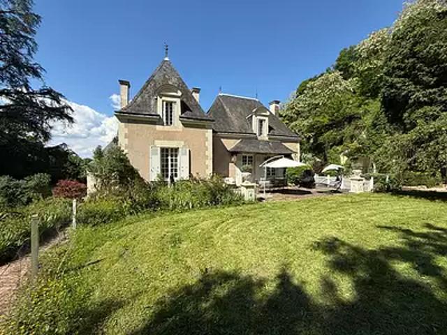 La Chartre sur le Loir 72340 Achat / Vente maison 10 pièces t10 au dernier étage terrasse