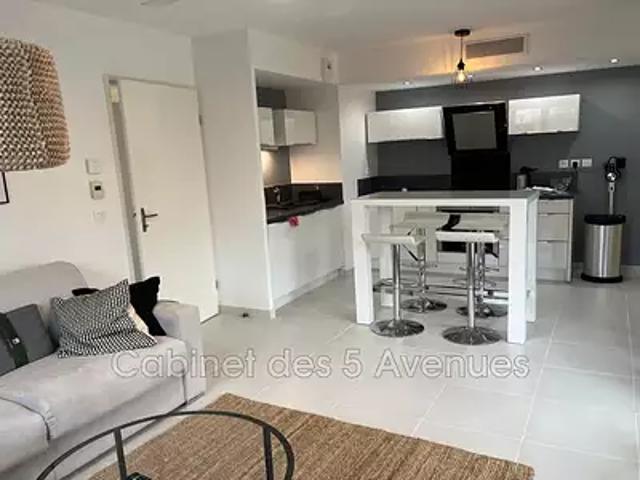 La Ciotat 13600 Location appartement 2 pièces t2 au dernier étage terrasse