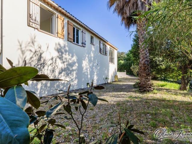 LA CIOTAT MAISON T4 112 m² Terrain 650 m² garage aménageable 55 m²