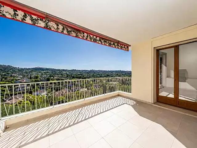 La Colle sur Loup 06480 Achat / Vente appartement 4 pièces t4 au dernier étage terrasse