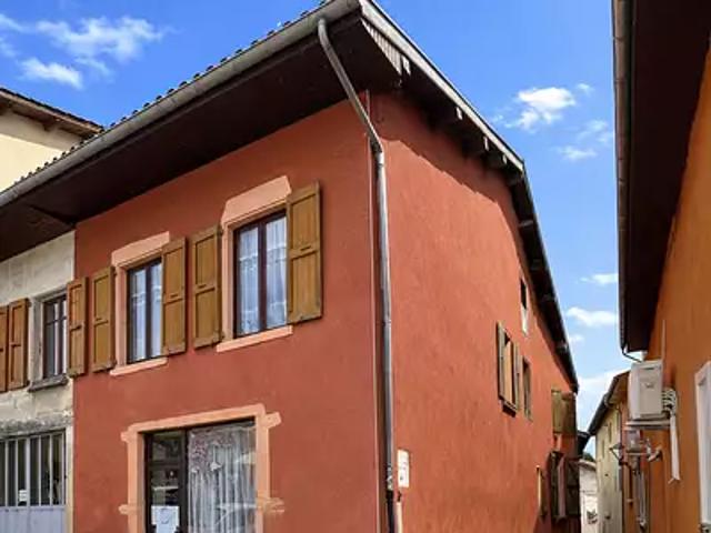 La Côte Saint André 38260 Achat / Vente maison 7 pièces t7 au dernier étage cave